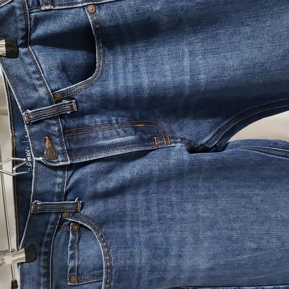 Old Navy, Slim & Straight Jeans; 5 Pockets; Light Factory Distress. Size 30 x 30 - Picture 3 of 13